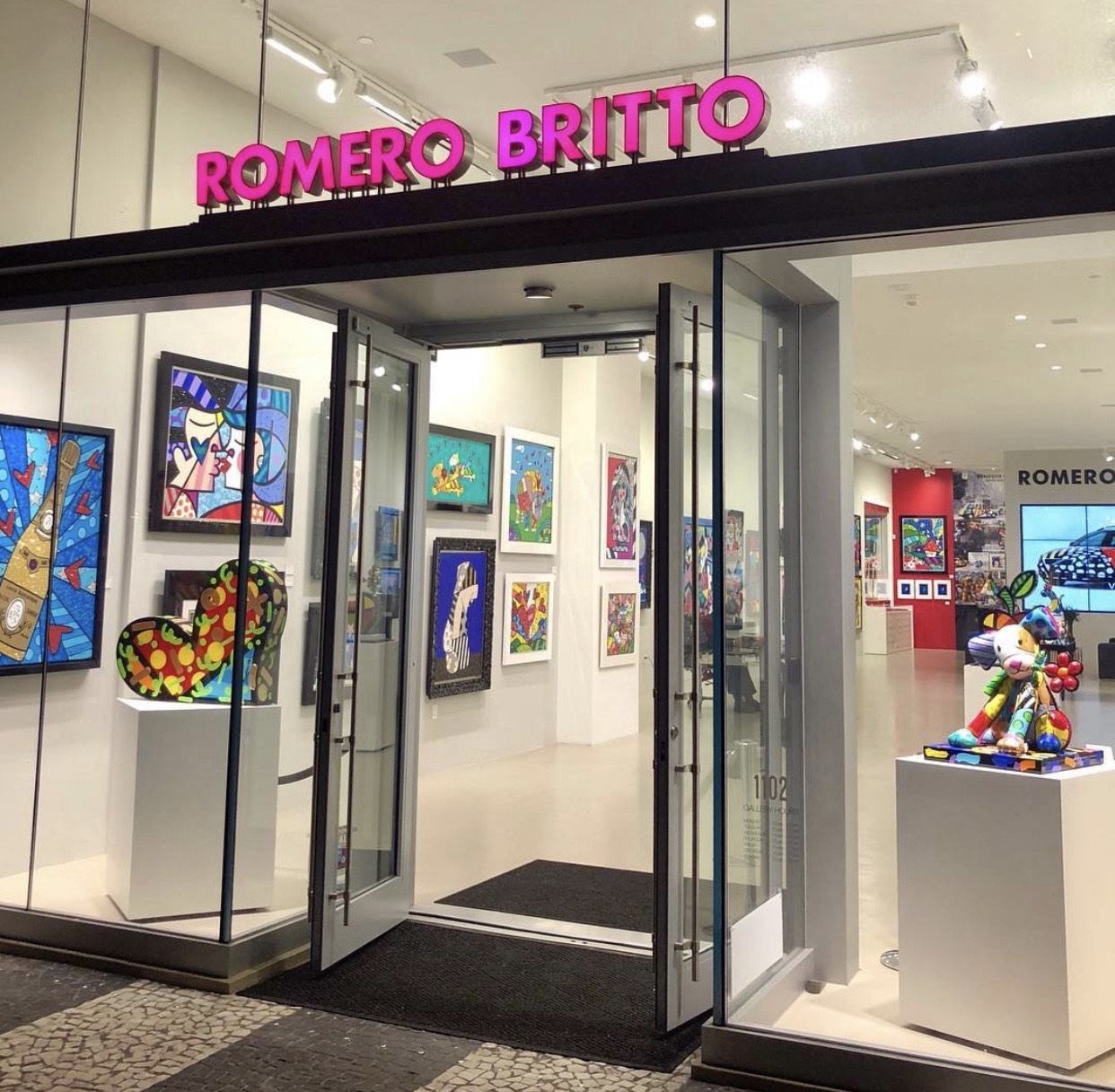 PRIVATE GALLERY VIEWING